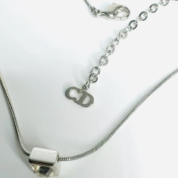 100% Authentic CHRISTIAN DIOR Solitaire Crystal Pendant - Picture 6 of 14